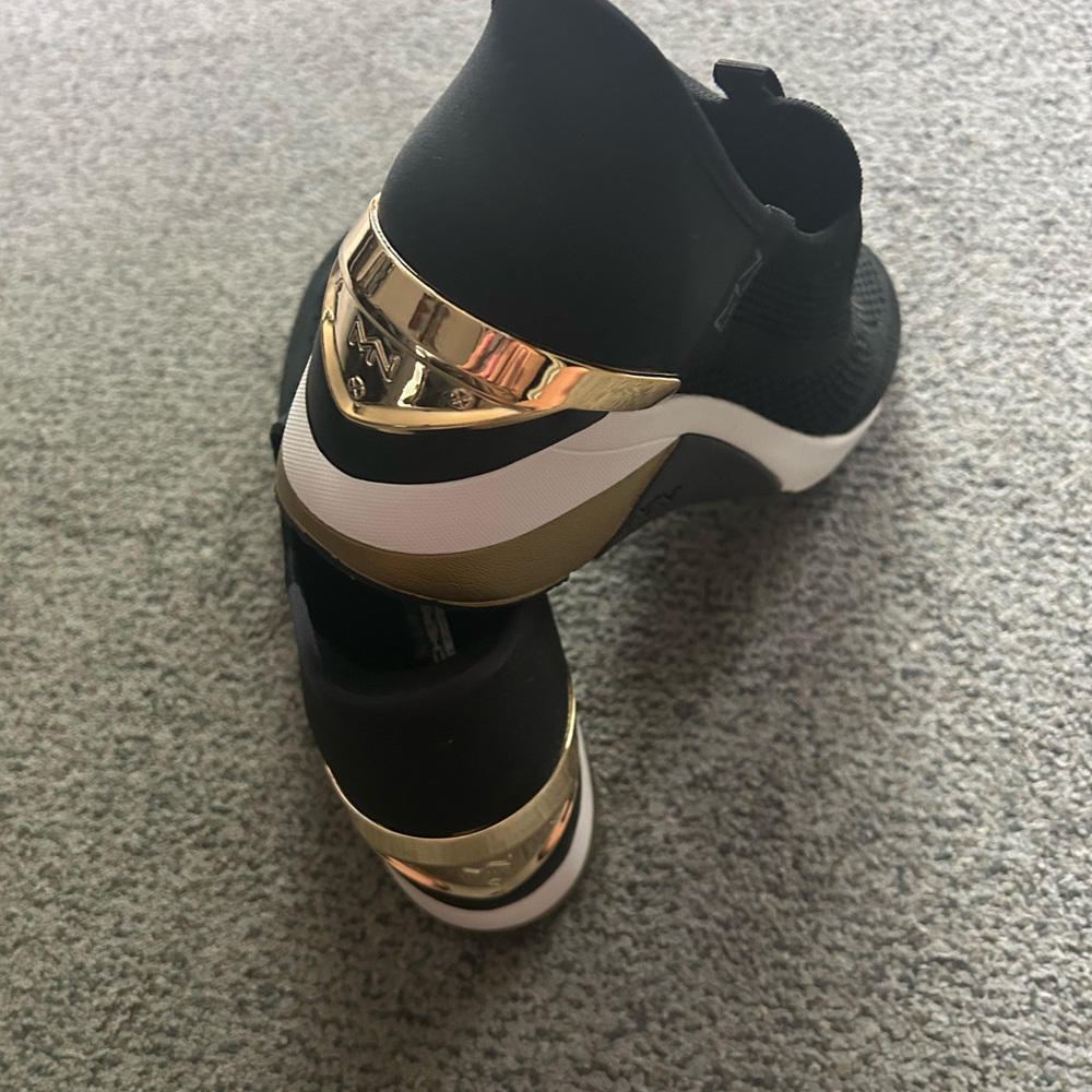 Skechers Black and Gold hands free slip on Sneakers (worn once!) - Picture 7 of 10